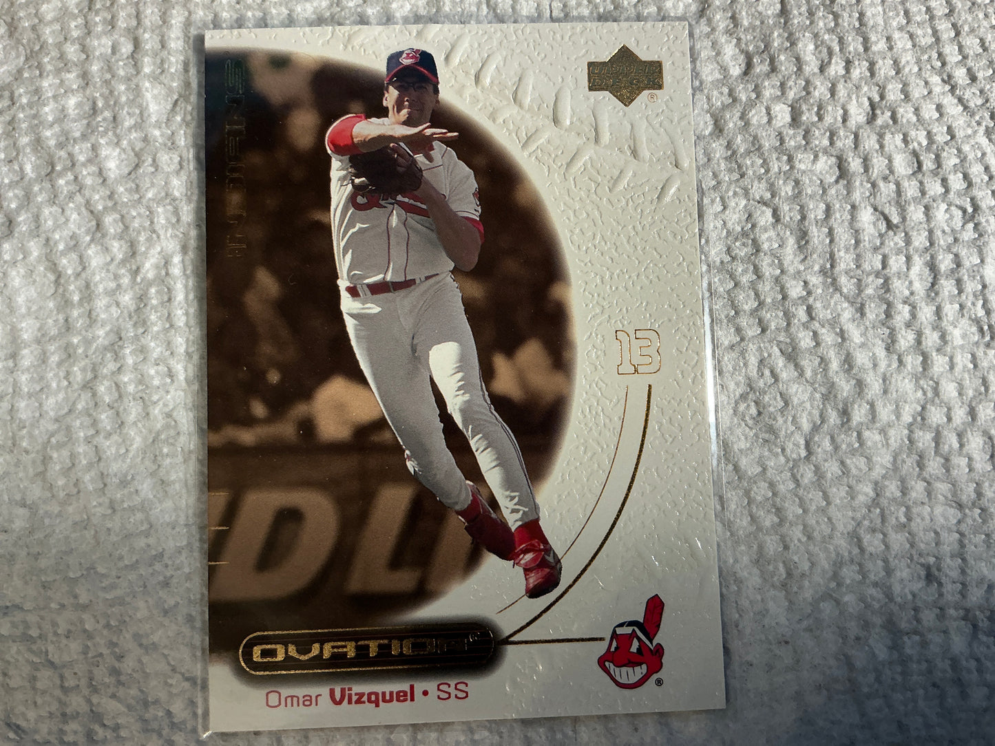 2001 Upper Deck Ovation #9 Omar Vizquel