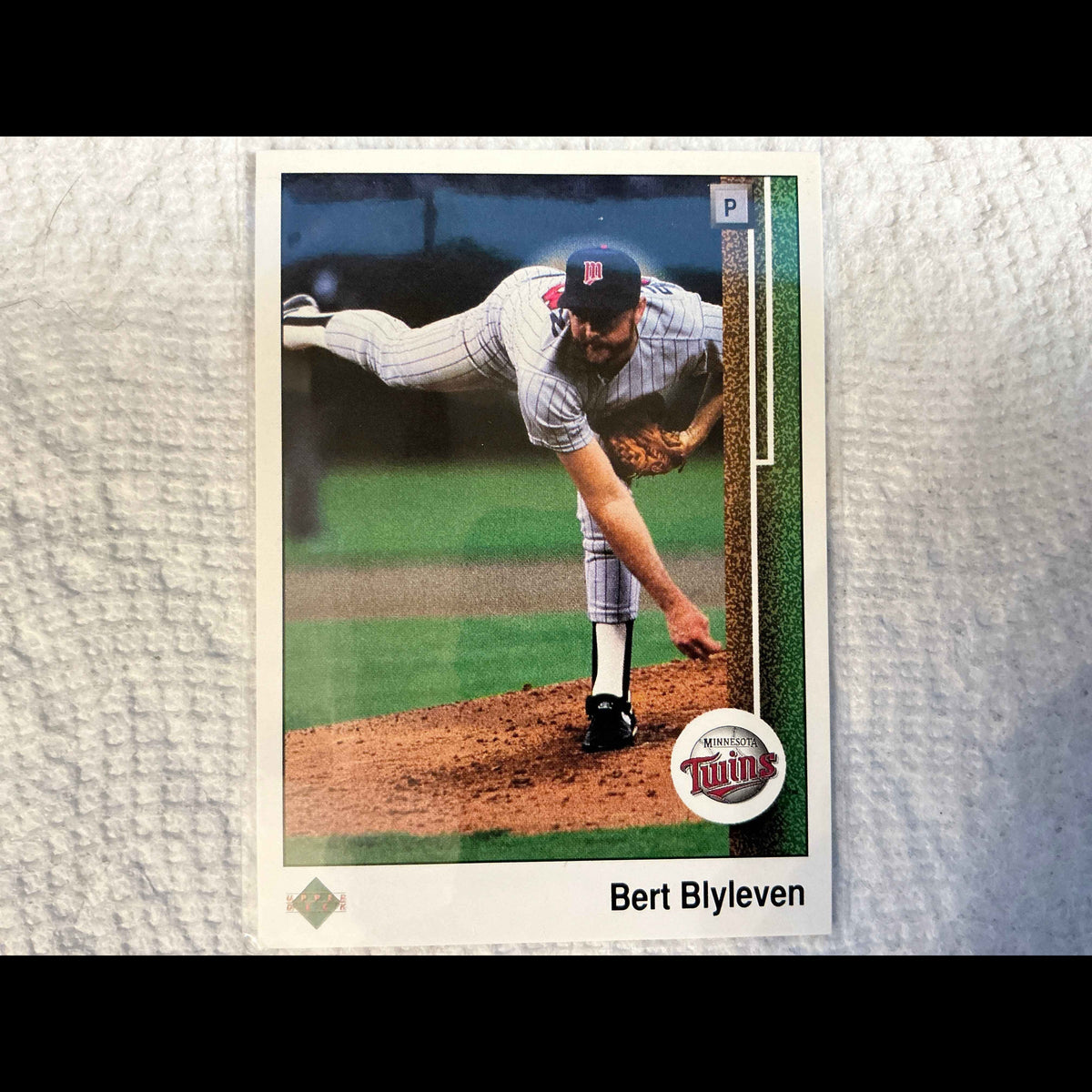 1989 Upper Deck #225 Bert Blyleven Card - front