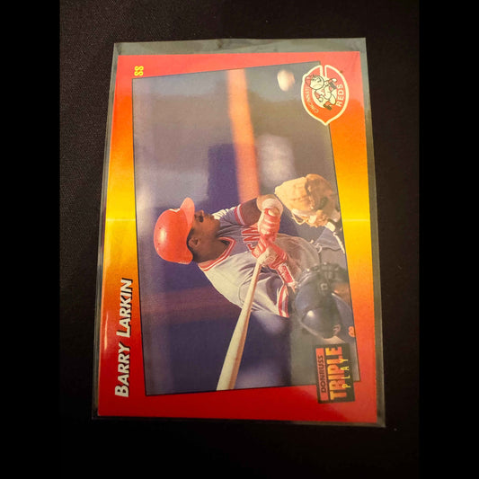 1992 Donruss Triple Play #31 Barry Larkin Card - front