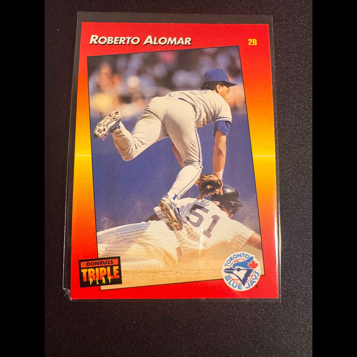 1992 Donruss Triple Play #84 Roberto Alomar Card - view 3