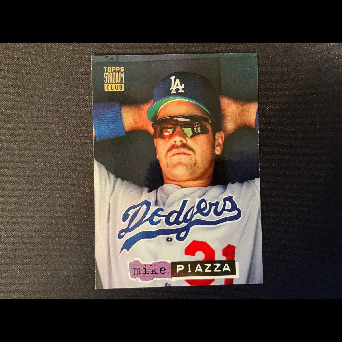 1994 Topps Stadium Club Dugout Dirt #1 Mike Piazza Card - front