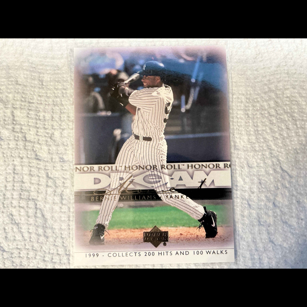 2002 Upper Deck Honor Roll #94 Bernie Williams Card - front