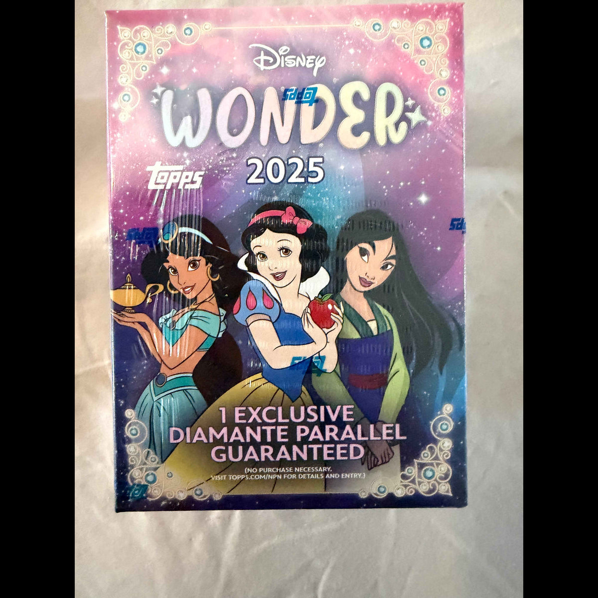 2025 Disney Wonder Value Pack with 1 Exclusive Diamante Parallel Card Guarenteed - front
