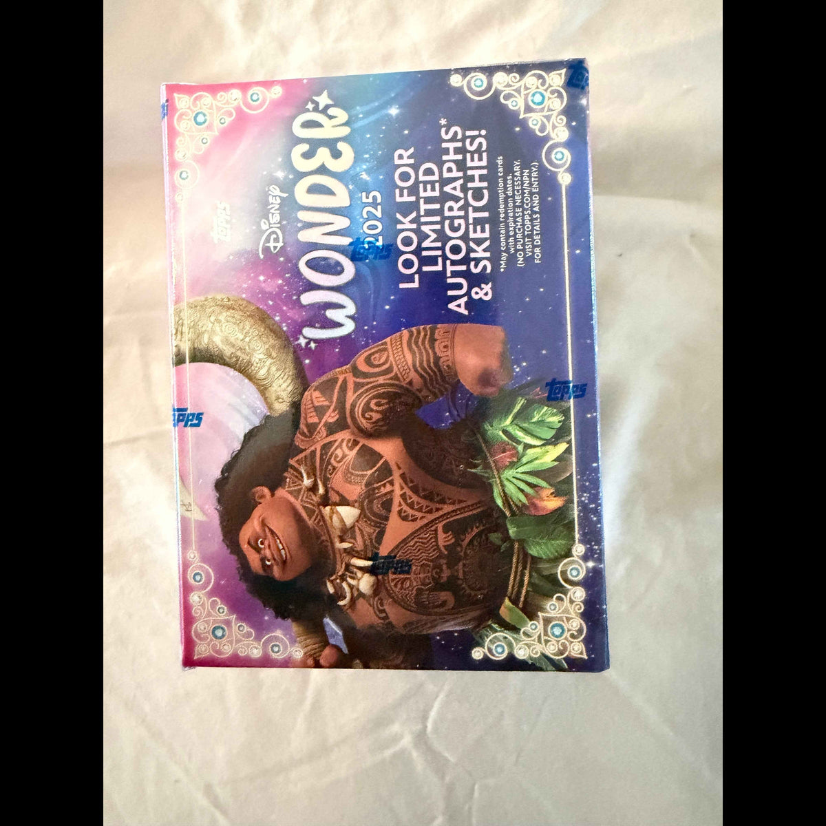 2025 Disney Wonder Value Pack with 1 Exclusive Diamante Parallel Card Guarenteed - view 3