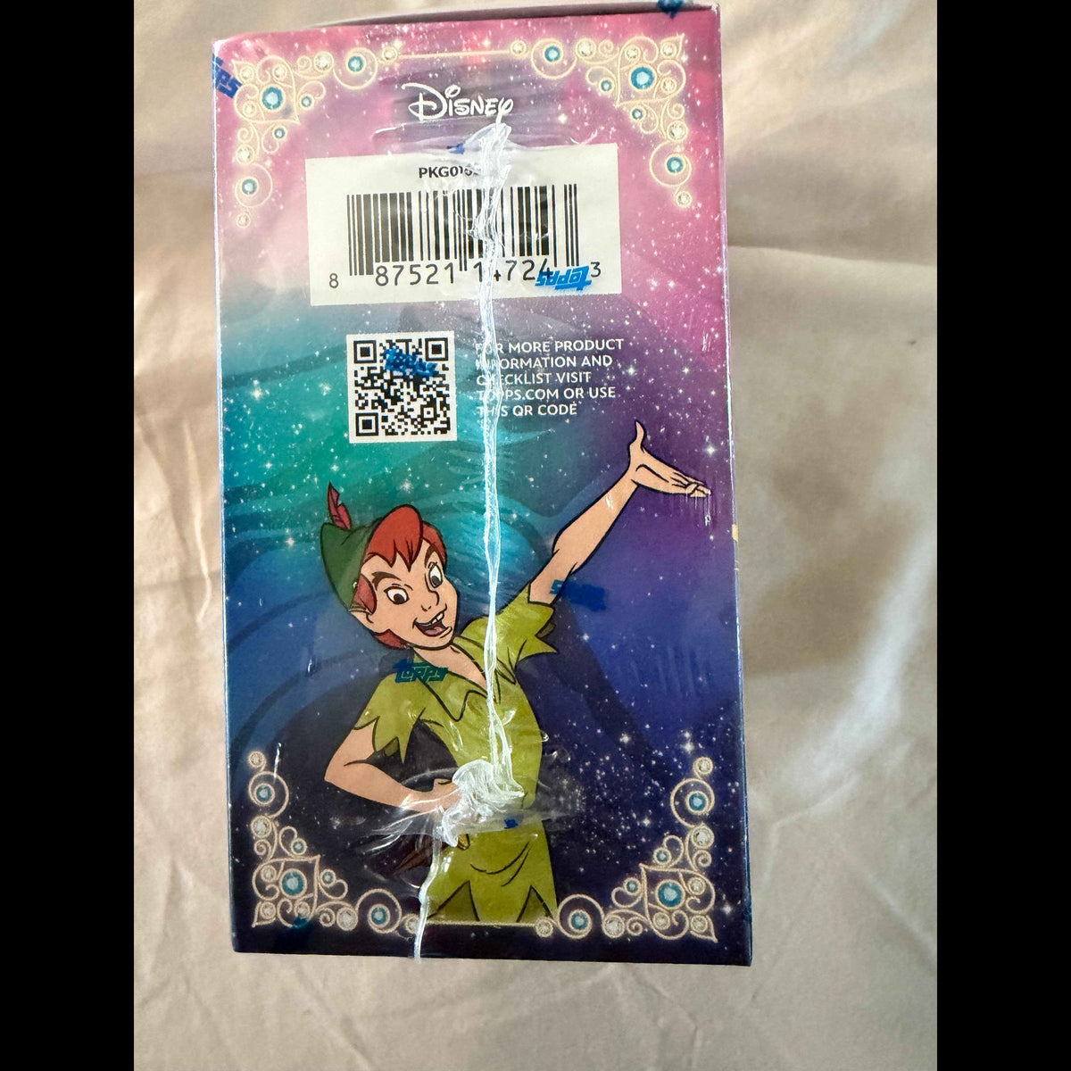 2025 Disney Wonder Value Pack with 1 Exclusive Diamante Parallel Card Guarenteed - view 4