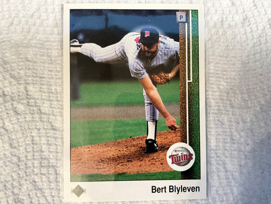 1989 Upper Deck #225 Bert Blyleven Card