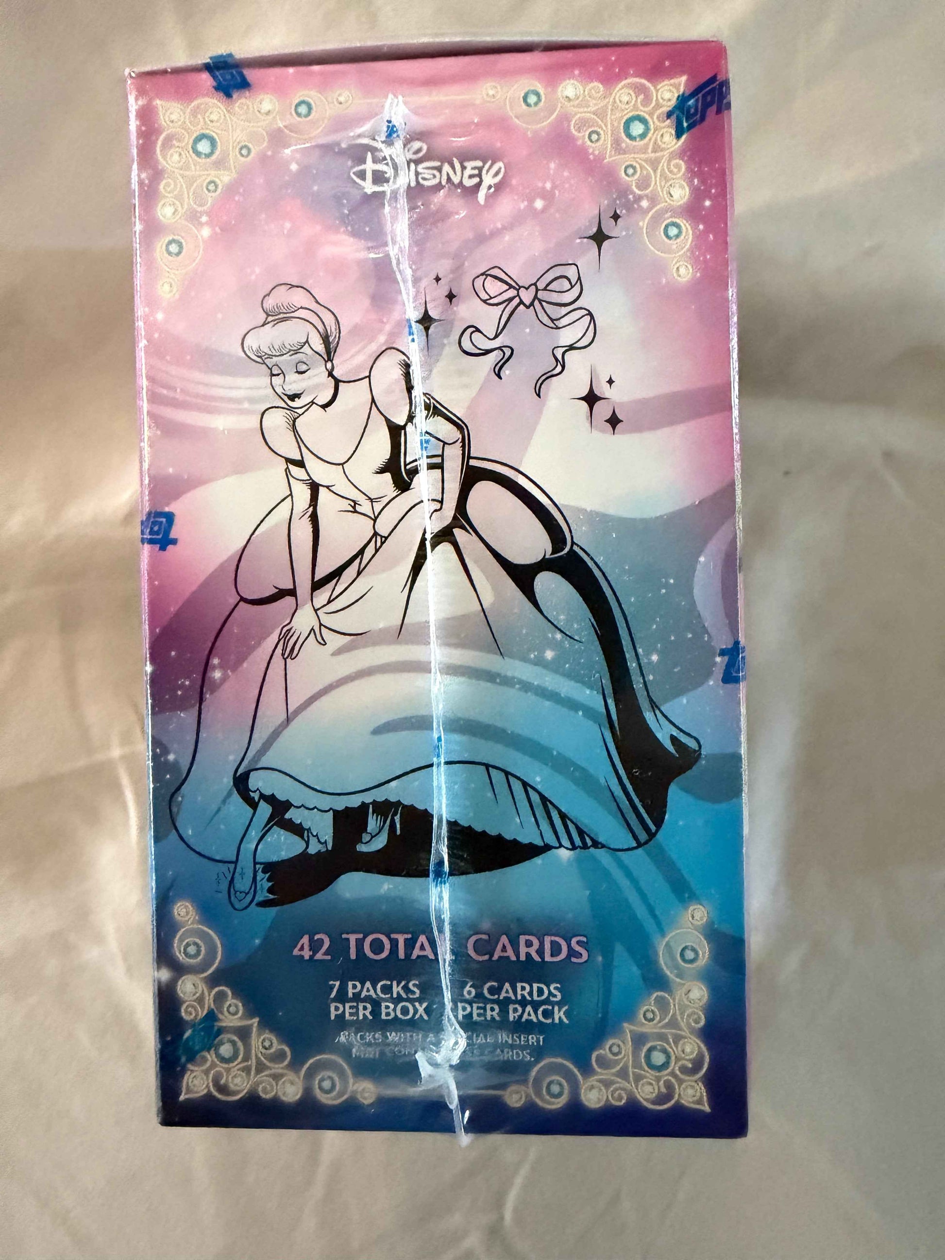 2025 Disney Wonder Value Pack with 1 Exclusive Diamante Parallel Card Guarenteed