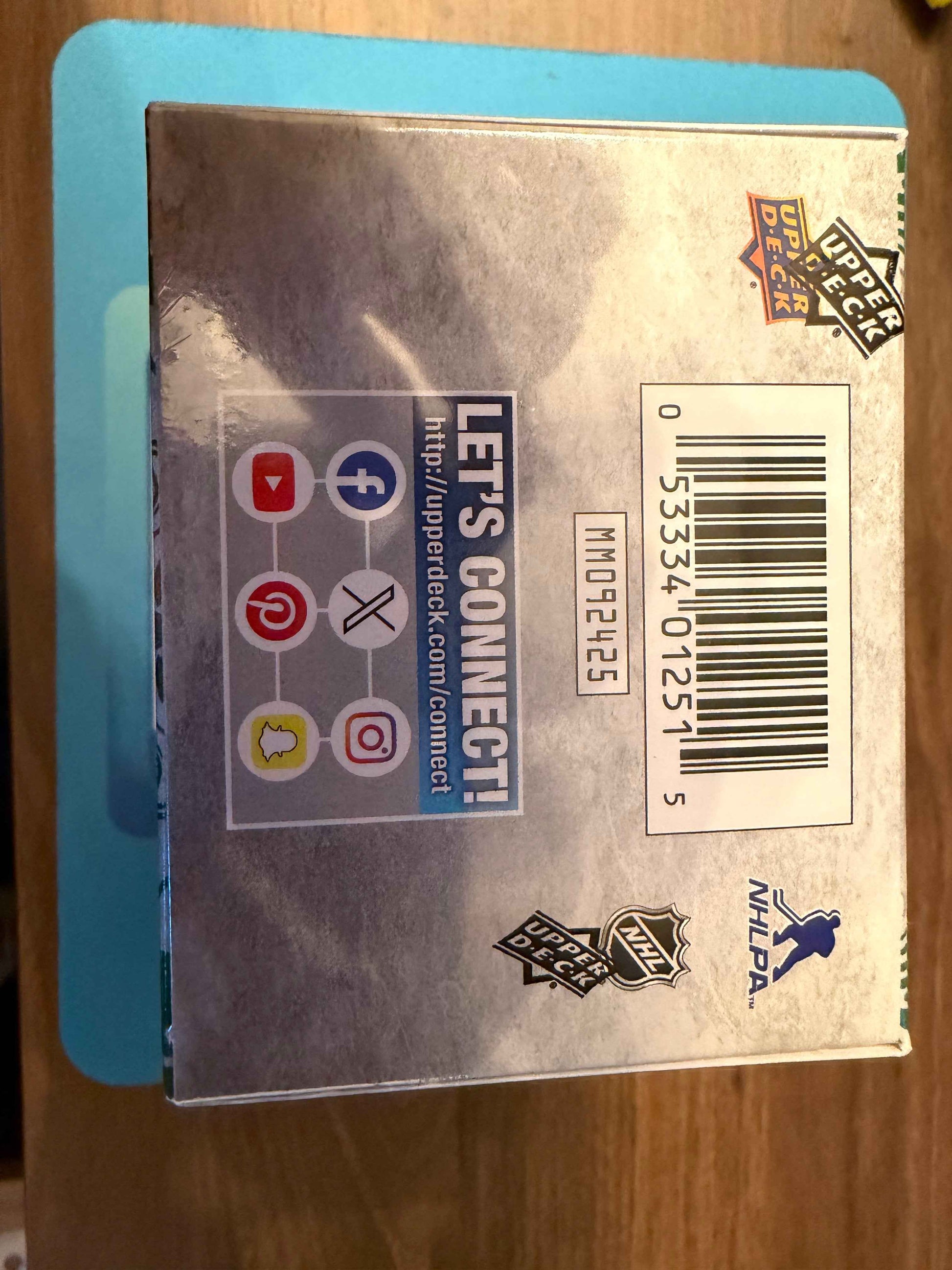 2025-26 Upper Deck Artifacts NHL Hockey Trading Cards Blaster Box